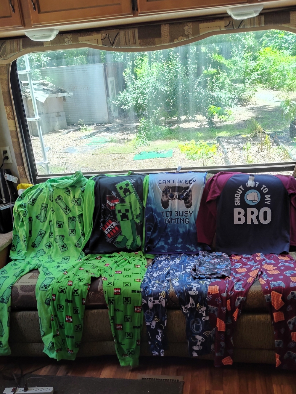Kids Green Minecraft-Style Pajama Set - Cozy Sleepwear